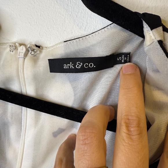 AKIRA ARK+CO Floral Black & White Kimono Sleeve Dress Size Small - Picture 11 of 17